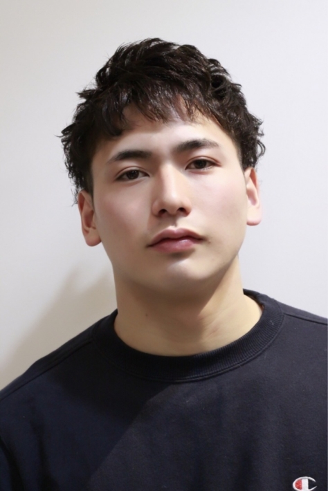 清潔感抜群、黒髪ベリーショート2選 その2